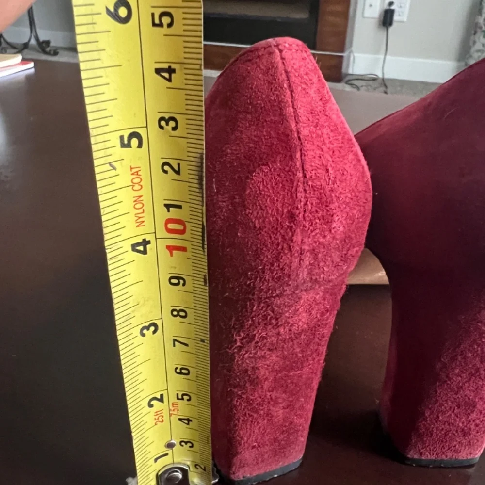 Salvatore Ferragamo, Size 7 B, red - Picture 8 of 11